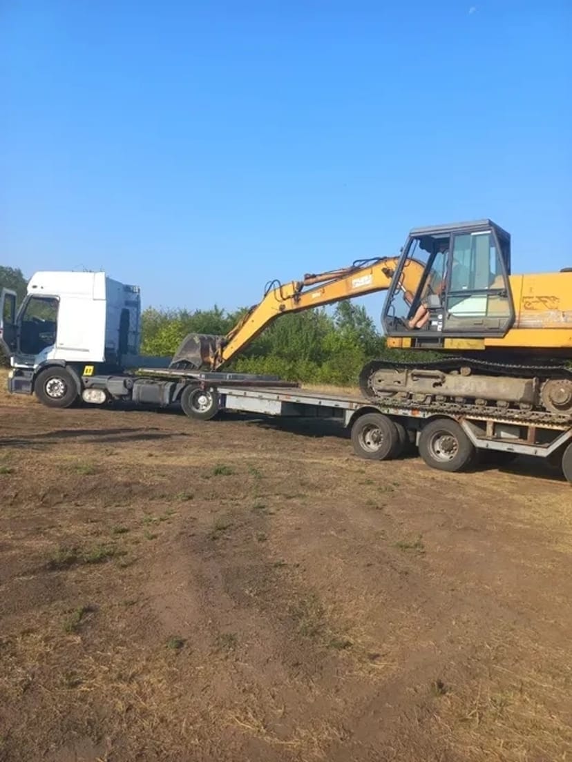 Послуги гусеничного екскаватора