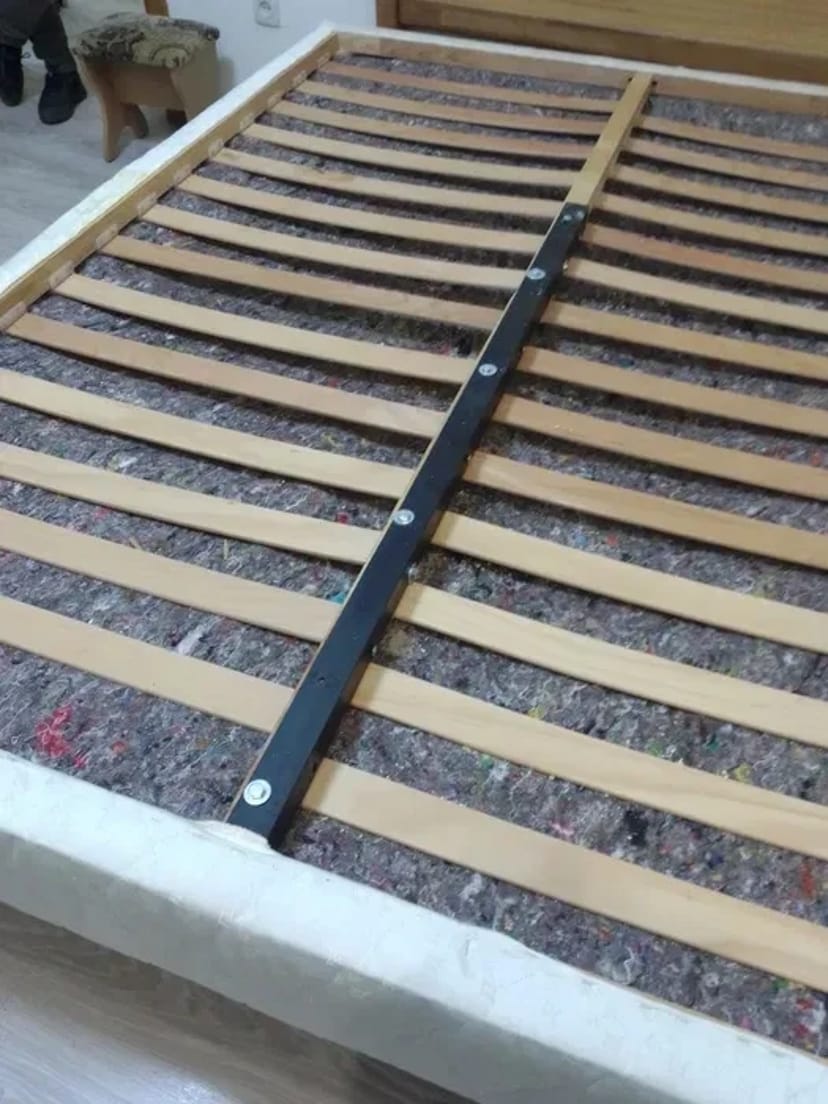 Перетяжка узголів'я. Часткова перетяжка, ремонт меблів