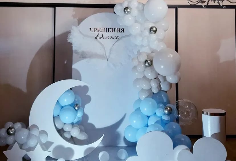 Фотозона, декорована на свято, весілля.