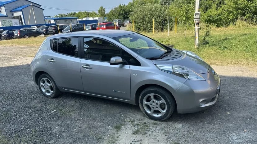 Авто Nisan Leaf 2016 30 кВт в чудовому стані