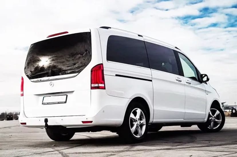 261 Mercedes Benz V class білий на весілля