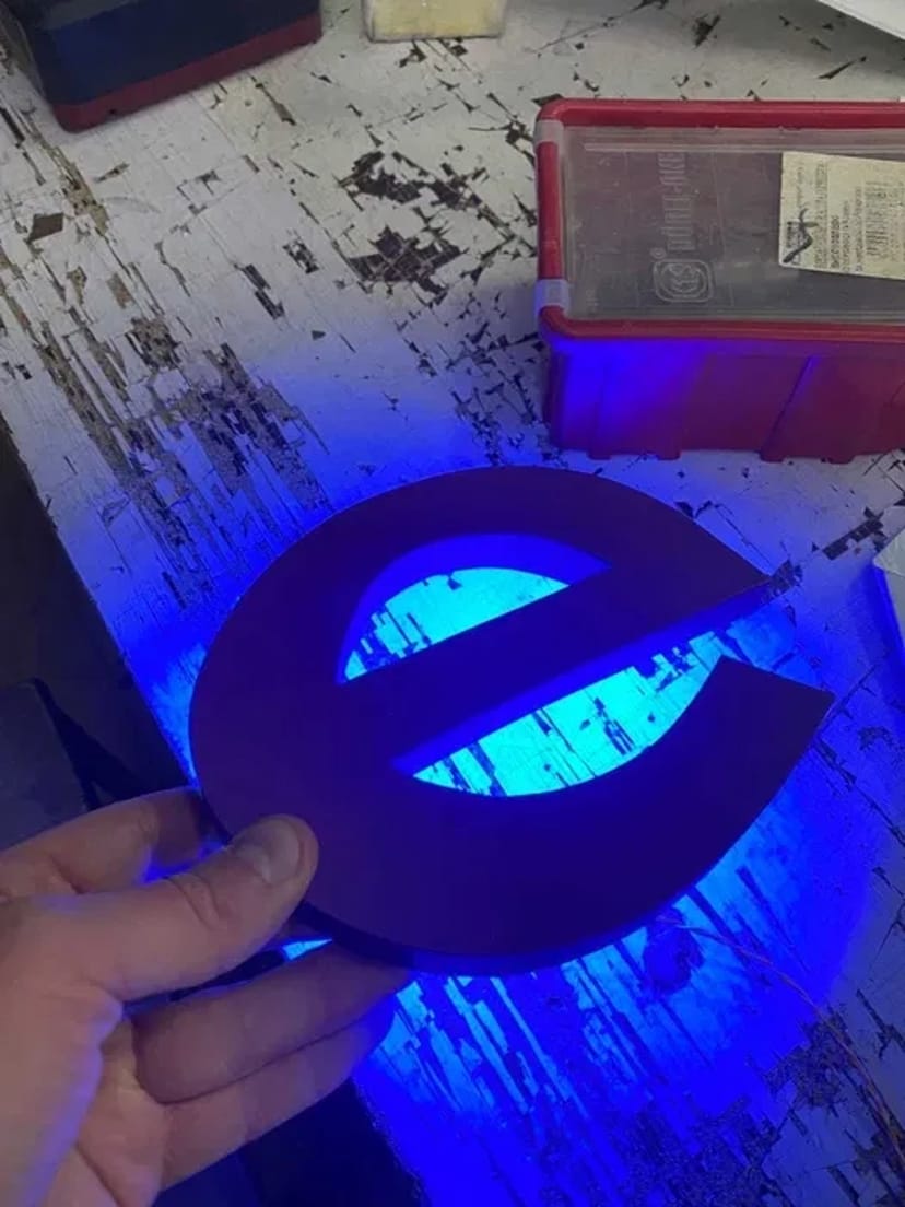 Виготовлення.Лайтбокси. Об'ємні букви. Вивіски. Торцевий лайтбокс