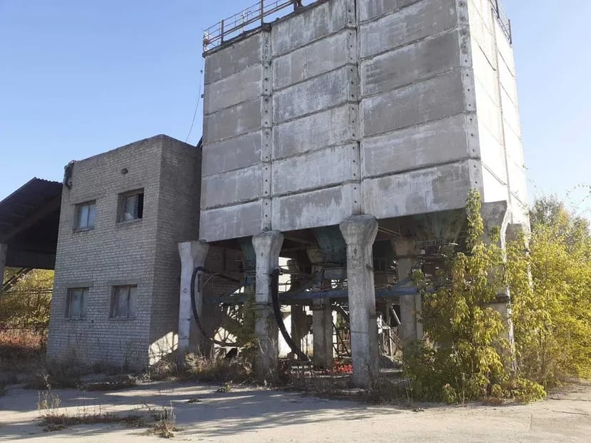 Цементний склад: Готова Площа для Вашої Сировини. Вигідна Пропозиція