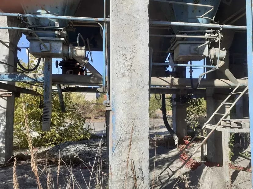 Цементний склад: Готова Площа для Вашої Сировини. Вигідна Пропозиція