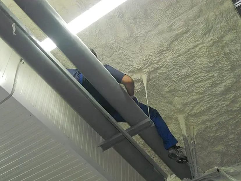 Утеплення виробничих приміщень пінополіуретаном