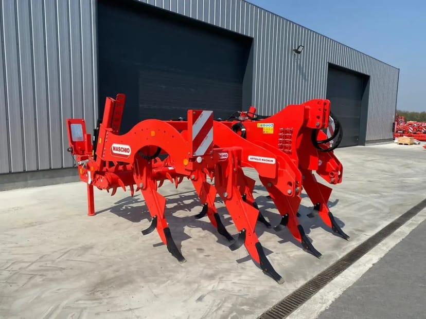 Глибокорозпушувач Gaspardo Artiglio разом із ТРАКТОРОМ колісним John Deere 8370R