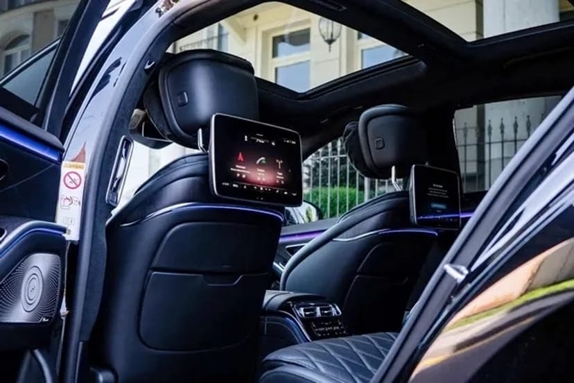 058 Mercedes-Benz 223 S-класу без водія W223 S 400d 4 matic