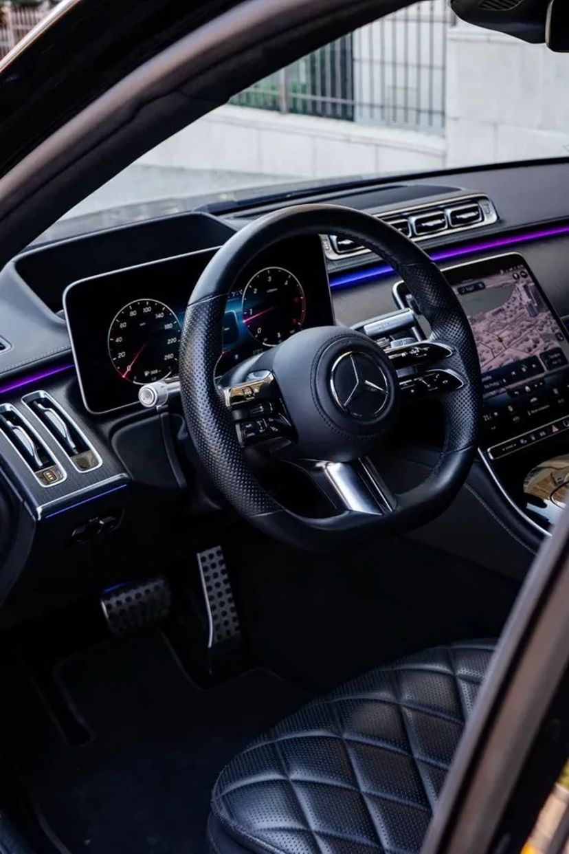 058 Mercedes 223 S-класу без водія W223 S 400d 4 matic 