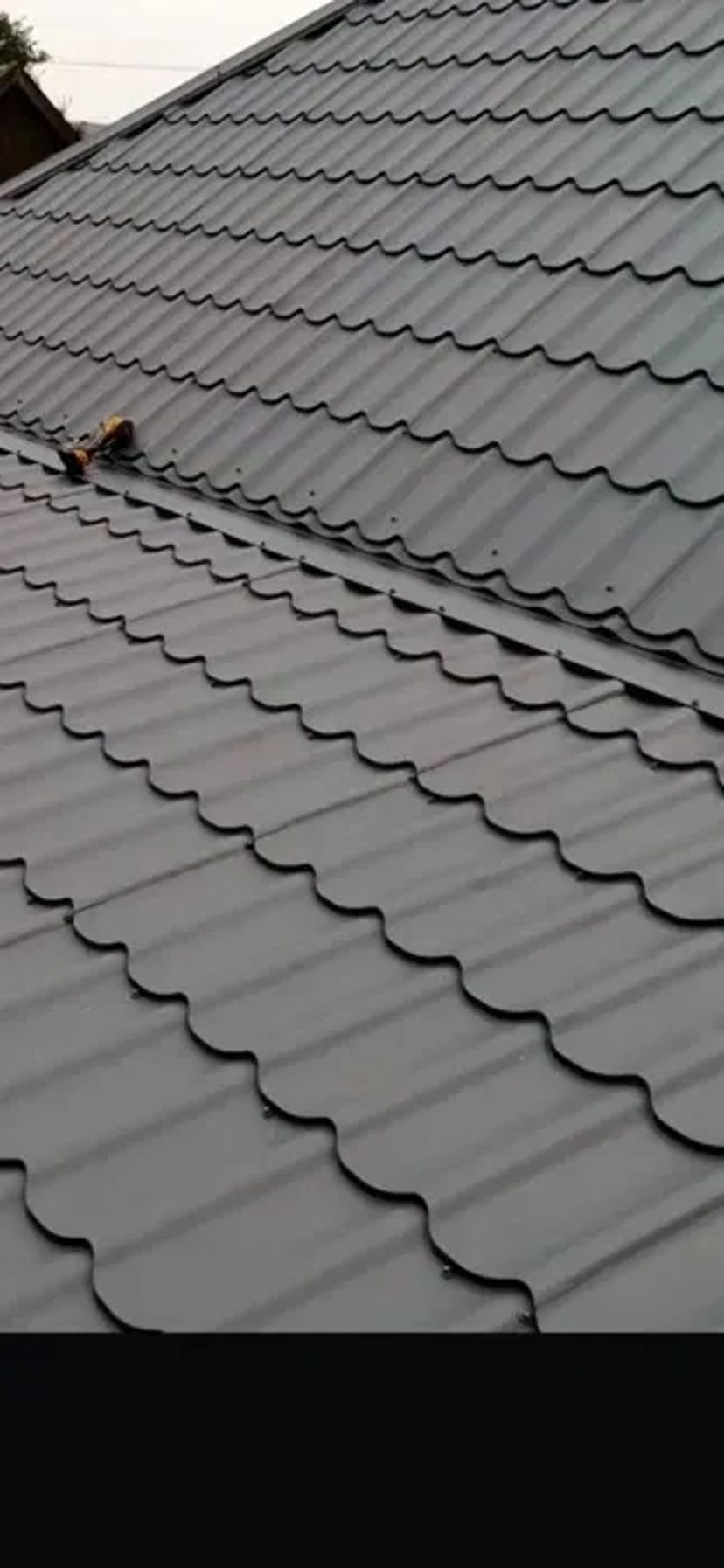 Покрівельні роботи. Монтаж дахів під ключ. Всі видиди черепиці.