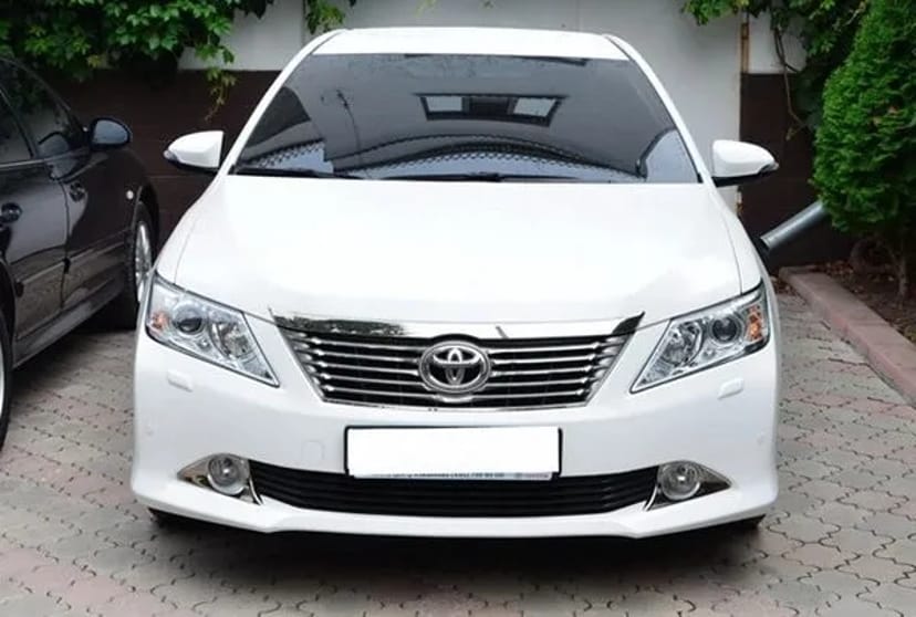 153 Авто на весілля Toyota Camry V50 білий