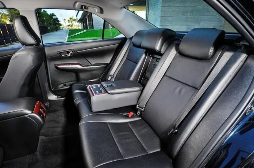 153 Авто на весілля Toyota Camry V50 білий