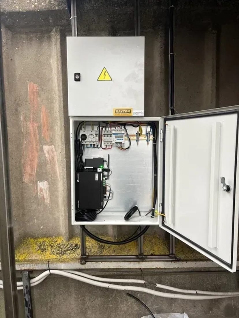 Монтаж обладнняння для сонячних електростанцій