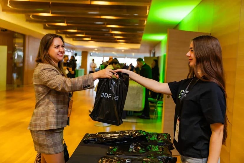 Фотограф Київ. Репортажна зйомка. Корпоратив. День народження. Швидко