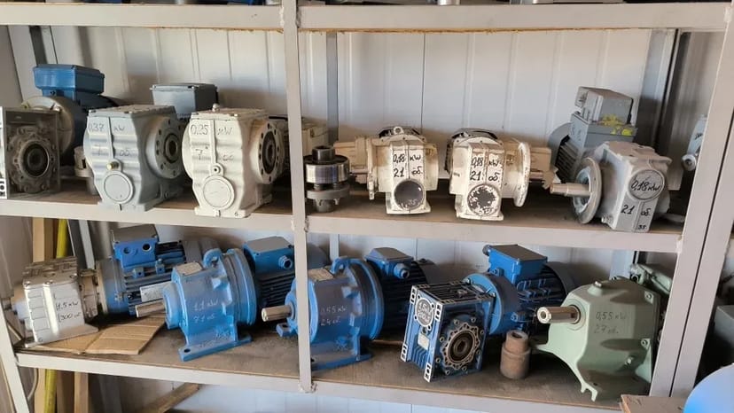 1,5 квт 2,2 квт 3 квт 4 квт 5,5квт. Мотор редуктор. Електродвигун 380.