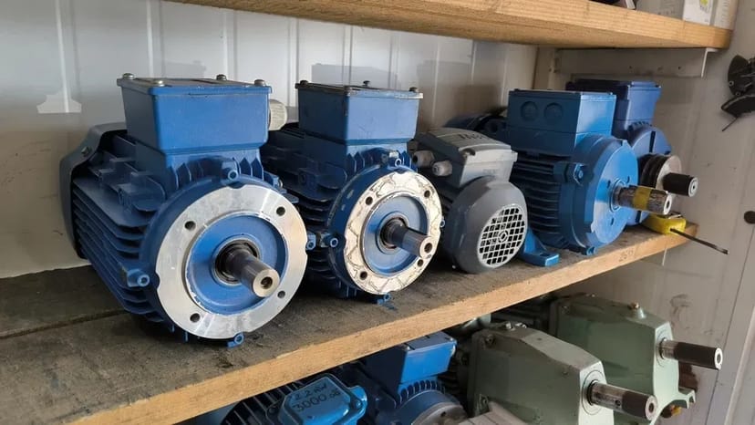 1,5 квт 2,2 квт 3 квт 4 квт 5,5квт. Мотор редуктор. Електродвигун 380.