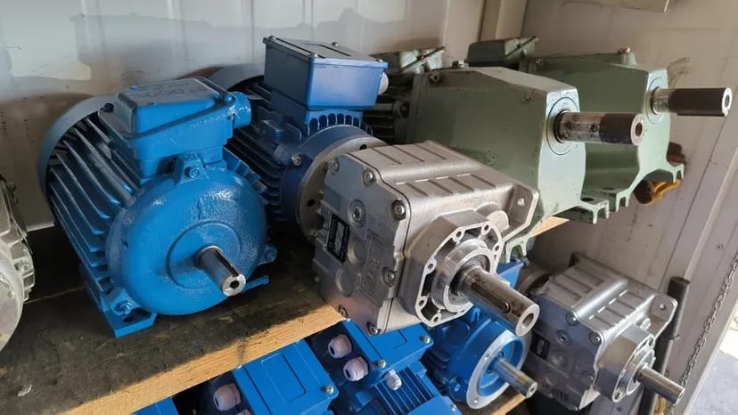 1,5 квт 2,2 квт 3 квт 4 квт 5,5квт. Мотор редуктор. Електродвигун 380.