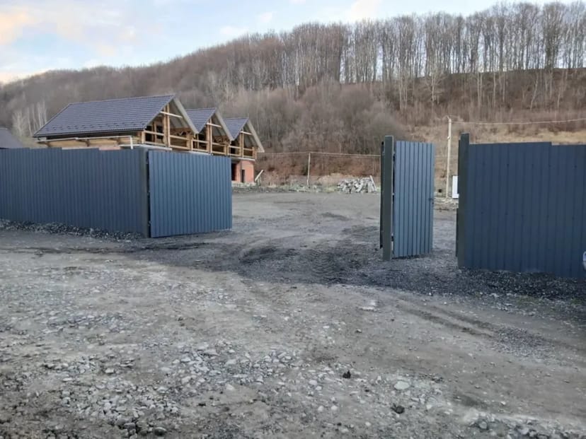 Парковка «Ровінь»— (підніжжя гори Пікуй)