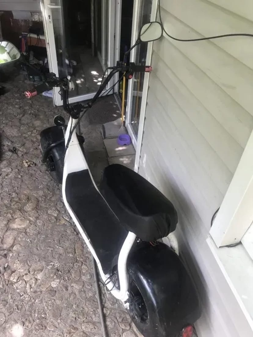 Скутер siti coco seef 3000 гр. місяць