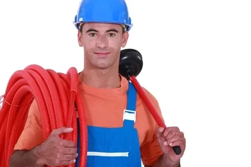 Сантехнік, електрик, зварювальник – досвідчений майстер у Кам’янському