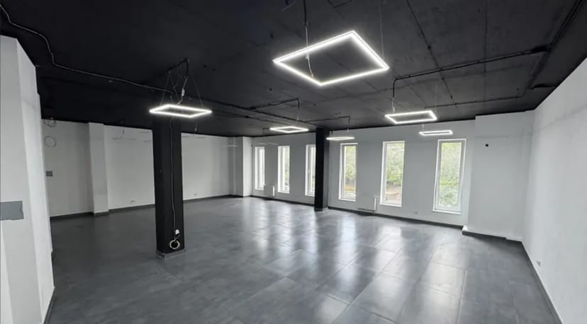 Офісне приміщення на просп. Орлика Пилипа 18, приміщень - 1, поверх - 2 ЖК Сomfort City