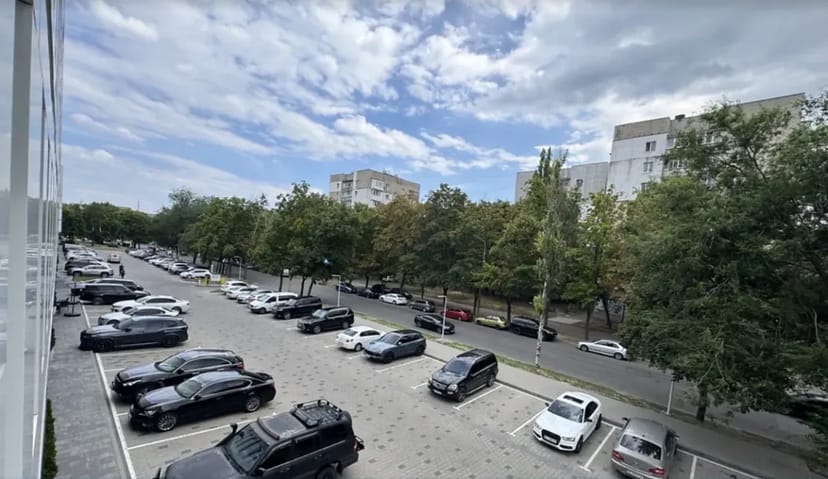 Офісне приміщення на просп. Орлика Пилипа 18, приміщень - 1, поверх - 2 ЖК Сomfort City