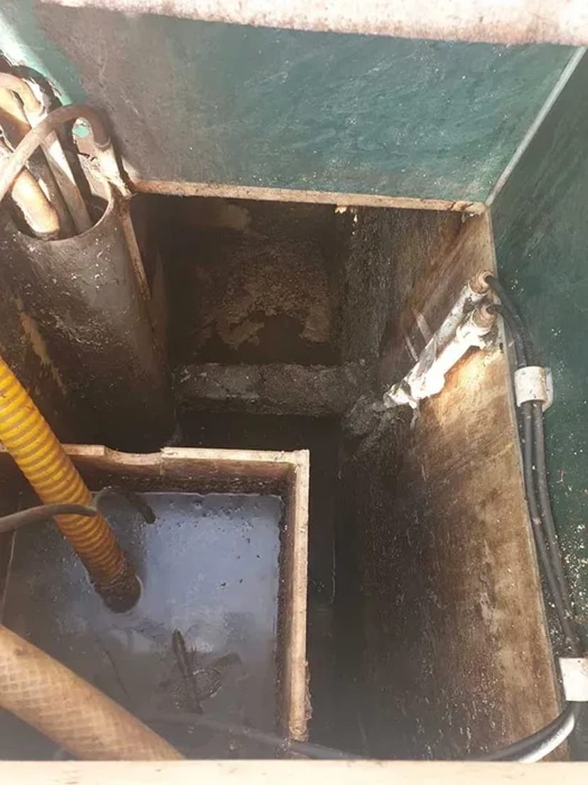 Ручне ЧИЩЕННЯ ЗЛИВНИХ ЯМ чищення вигрібних ям