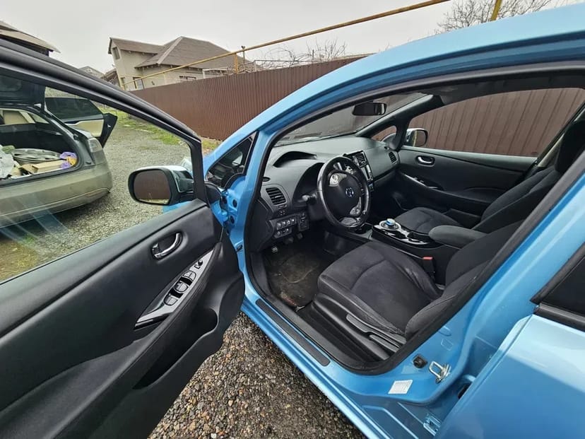 Nissan leaf soh 81% 500 грн в день!