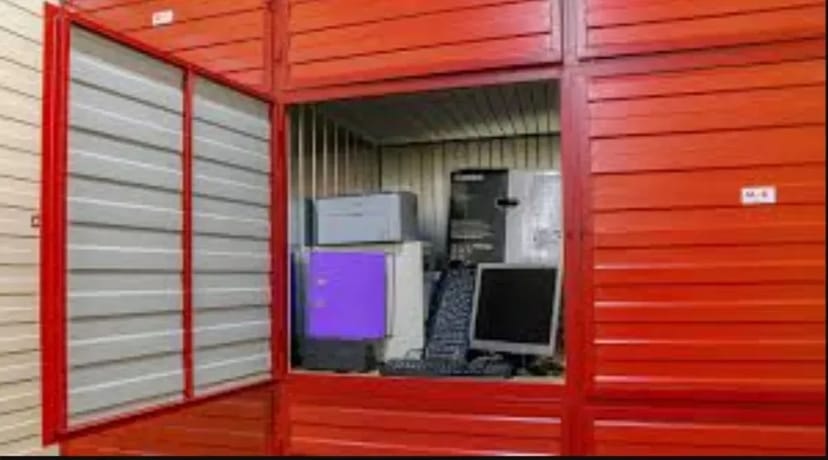 Склад, хранение прод и пром товаров, стеллажи , Привоз или др адреса