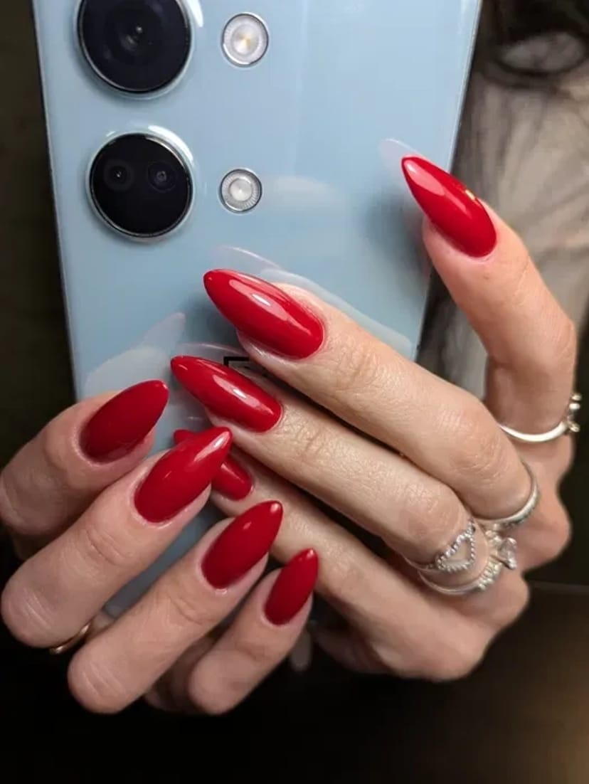 Професійний манікюр з використанням якісних матеріалів - Івано Франківськ.