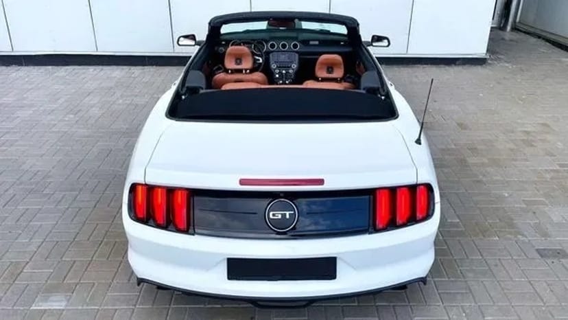 280 Кабріолет на весілля Ford Mustang GT білий
