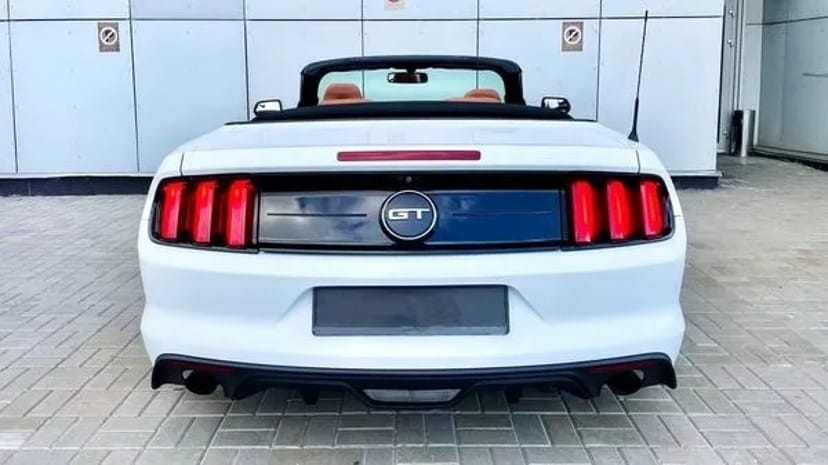 280 Кабріолет на весілля Ford Mustang GT білий