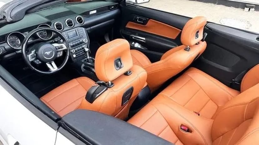 280 Кабріолет на весілля Ford Mustang GT білий