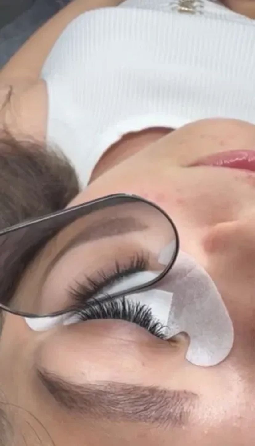 Професійне нарощування вій (Центр).Від класики до Мега-об'єму.