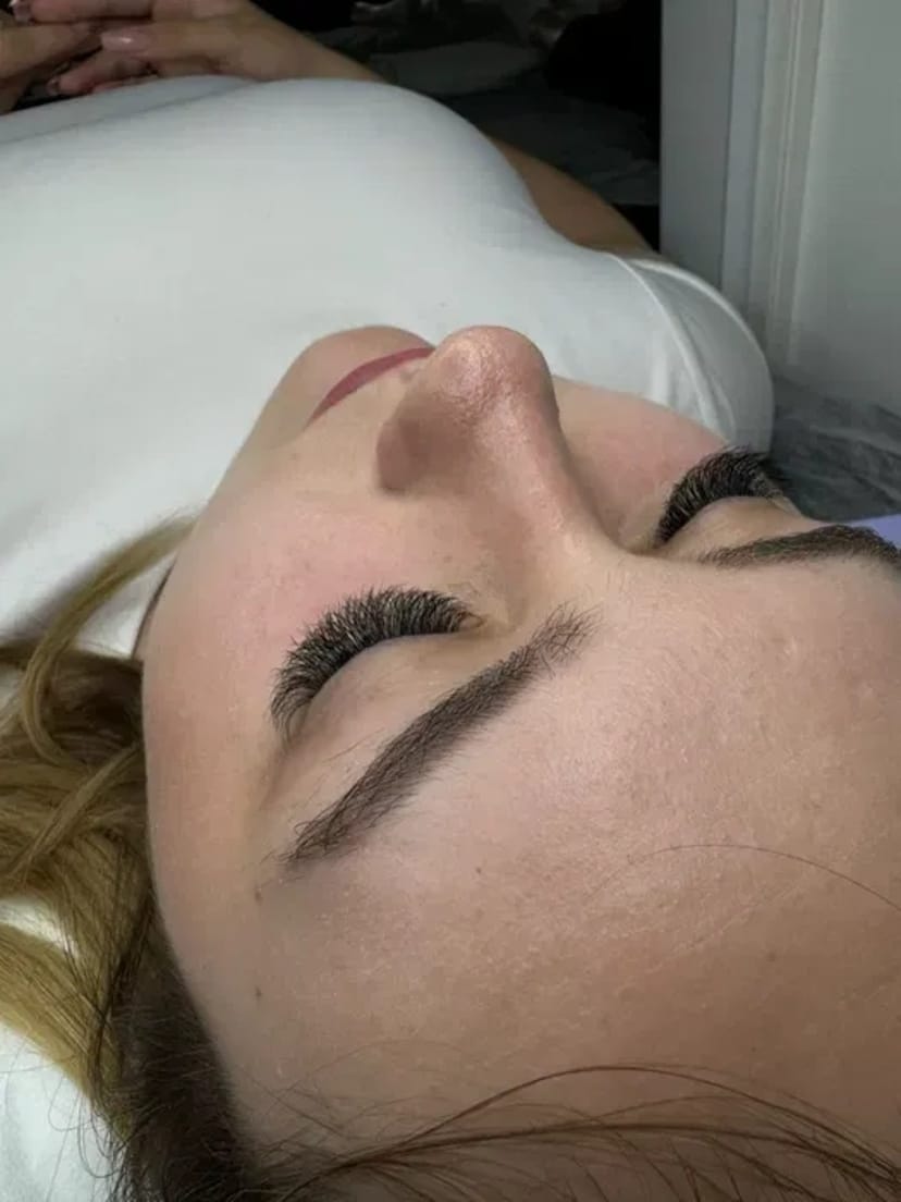 Професійне нарощування вій (Центр).Від класики до Мега-об'єму.