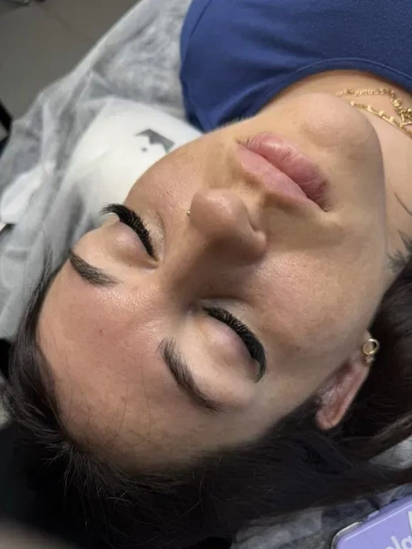 Професійне нарощування вій (Центр).Від класики до Мега-об'єму.