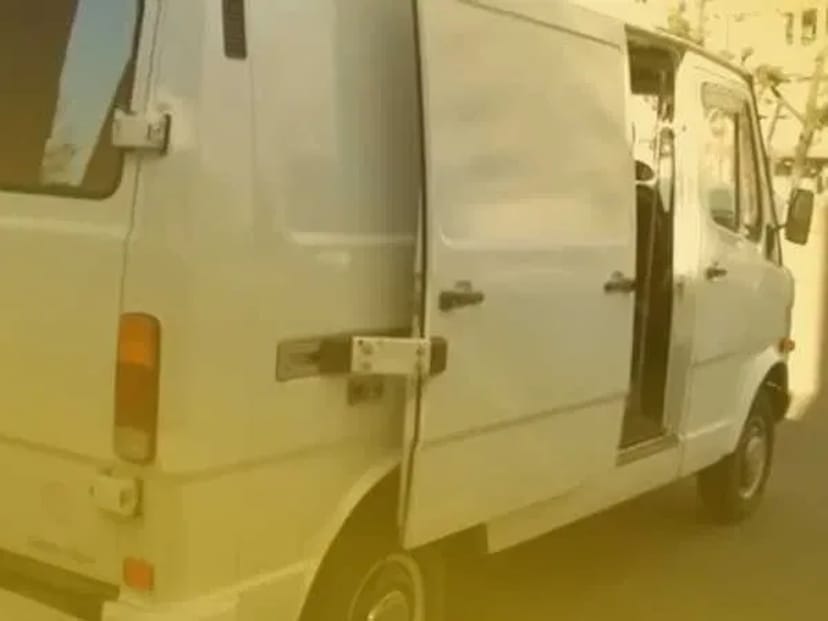 Вантажоперевезення на власному мікроавтобусі: Мерседес 1,5т