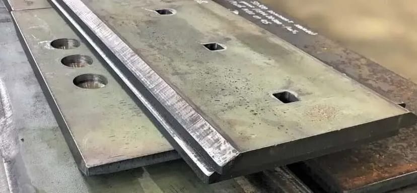 Ніж ковша до техніки Volvo, JCB, CASE, САТ та інш.