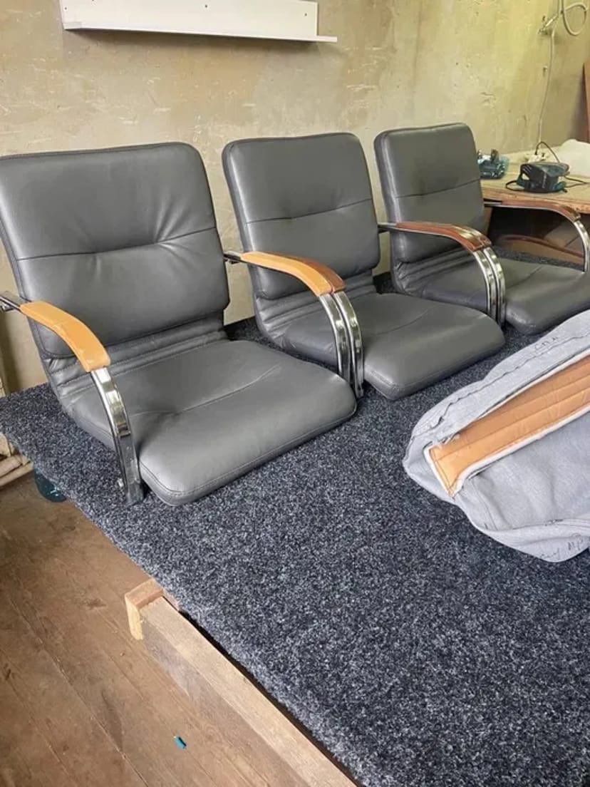 Перетяжка та ремонт м'яких меблів