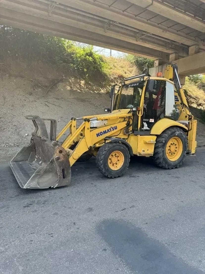 Екскаватор-навантажувач