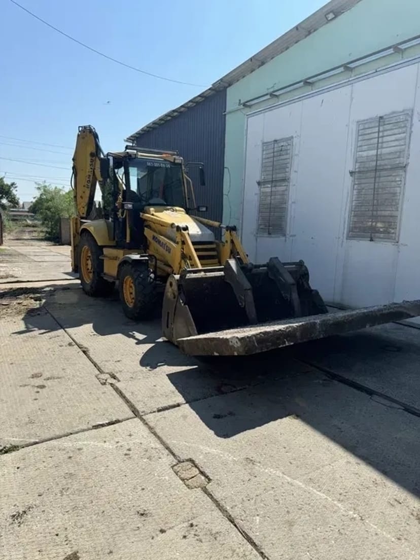 Екскаватор-навантажувач