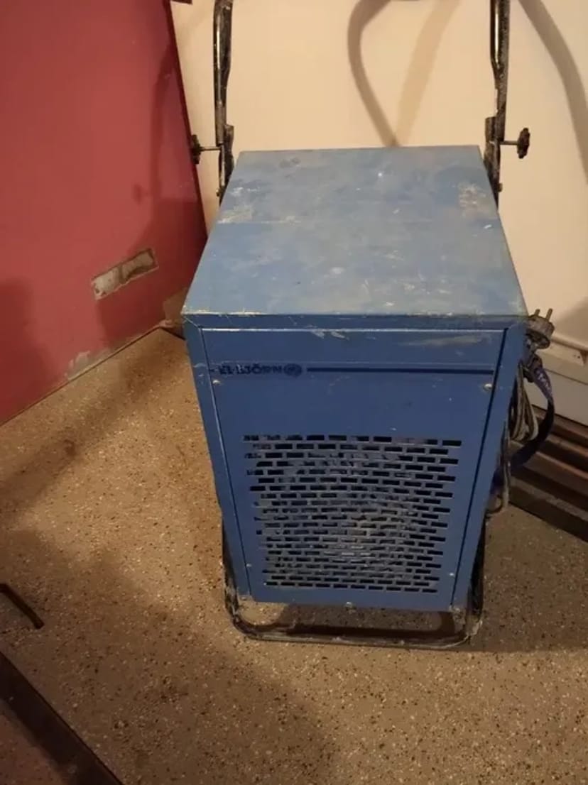 Промисловий осушувач повітря