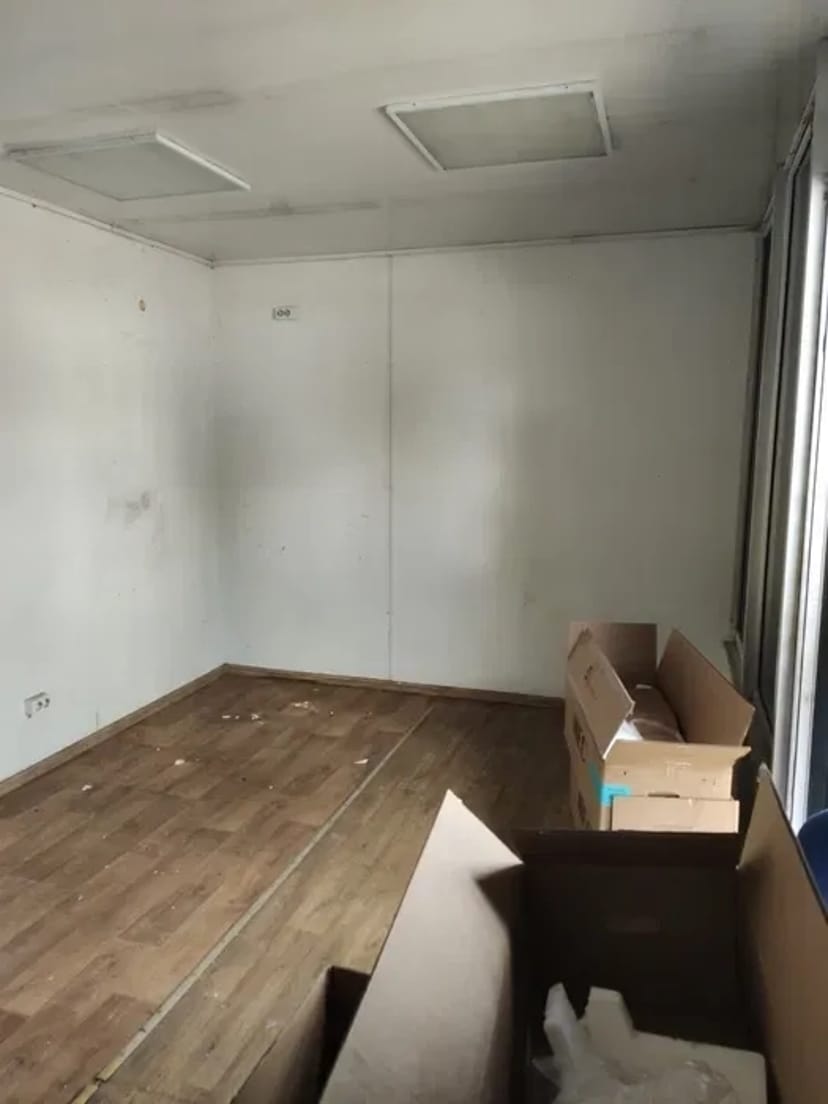 Офіси біля метро Академмістечко