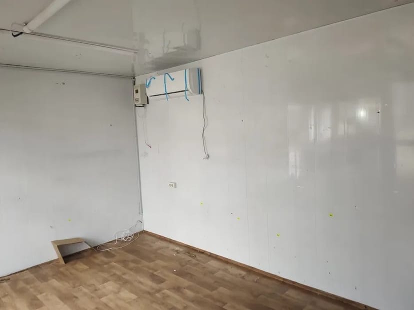 Офіси біля метро Академмістечко