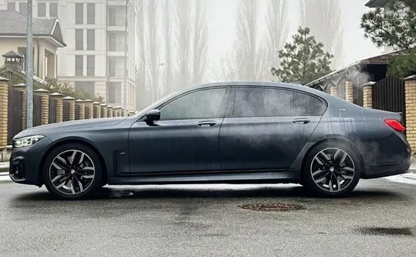 353 BMW M760 LI без водія або з водієм 