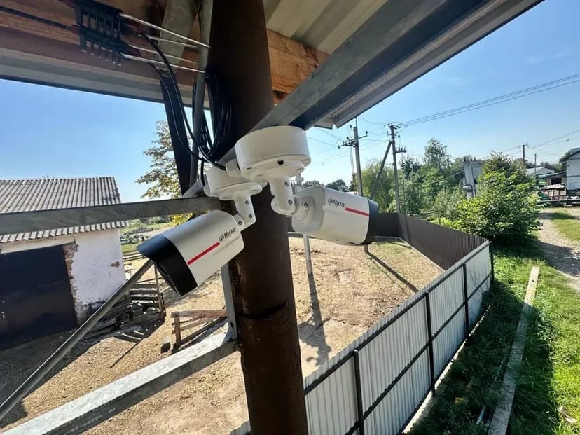 Встановлення камер відеонагляду. Монтаж охоронної сигналізації