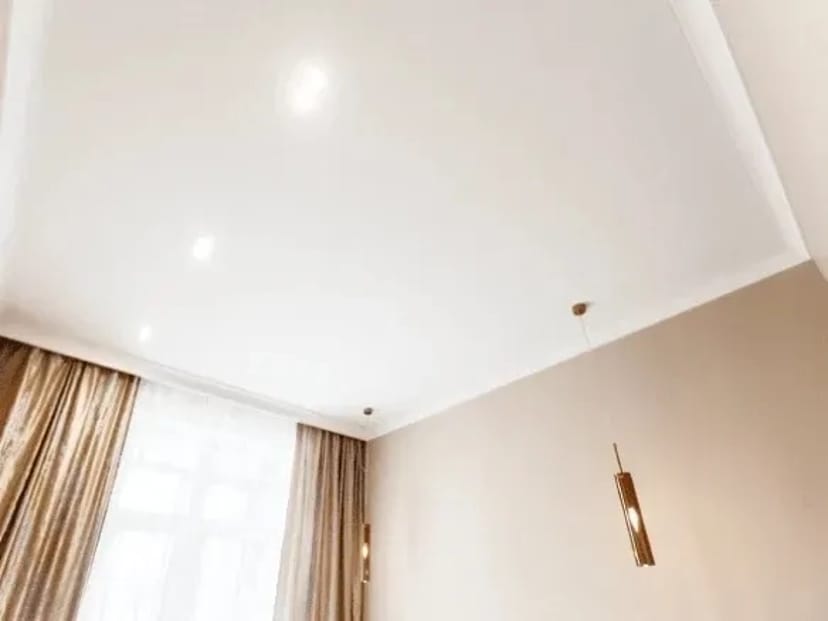 Натяжні стелі (Натяжные потолки)