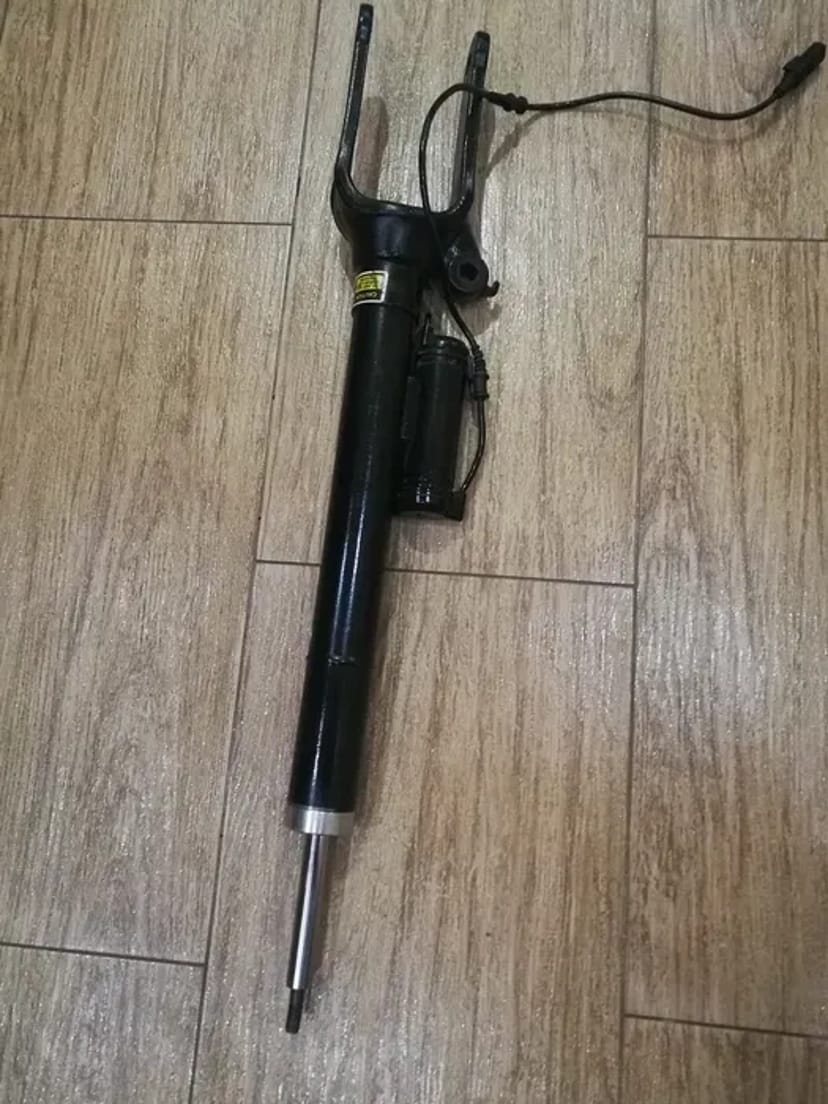 Ремонт пневмо стоек амортизаторов, с регулировкой жоскости.5 000 грн.