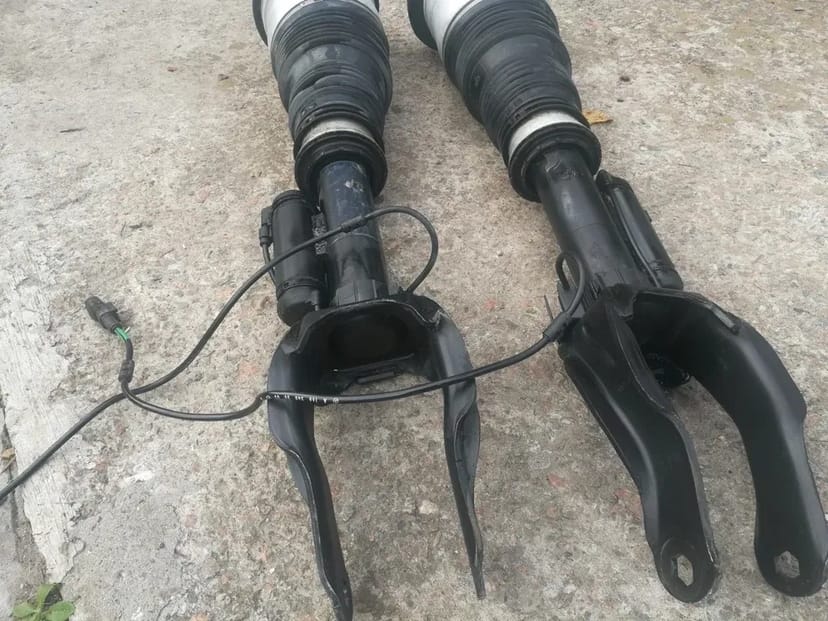 Ремонт пневмо стоек амортизаторов, с регулировкой жоскости.5 000 грн.