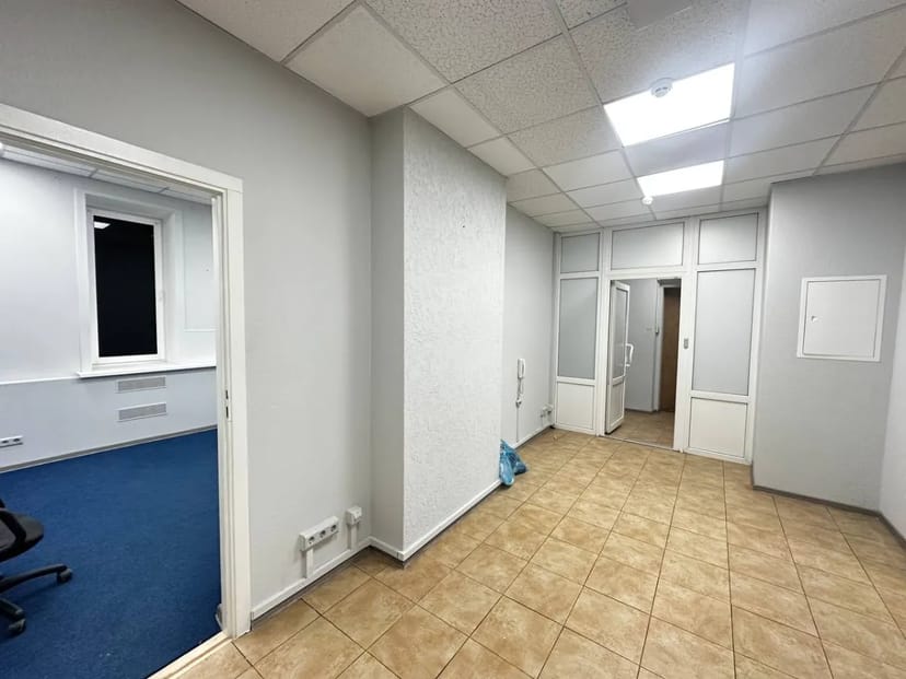 Фасадне приміщення 240 м2 в Печерському районі