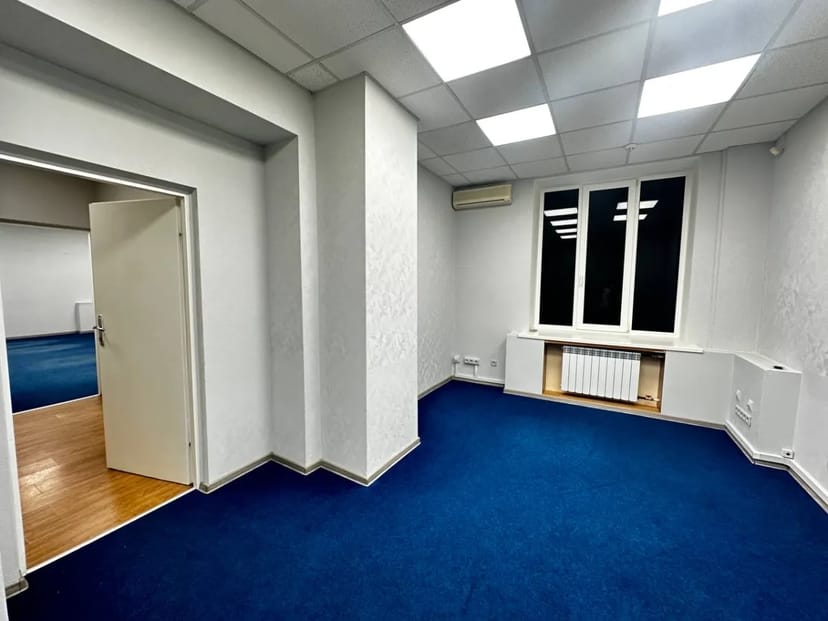 Фасадне приміщення 240 м2 в Печерському районі